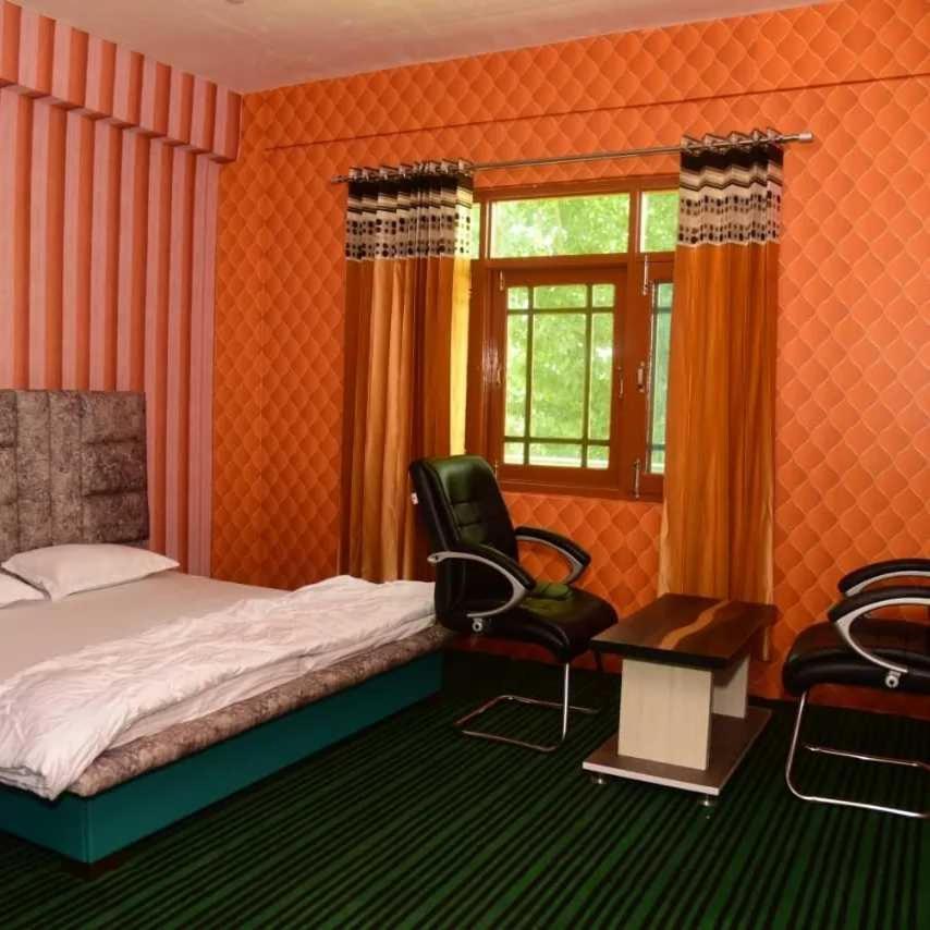 Hotel O Graceland Srīnagar Exterior foto