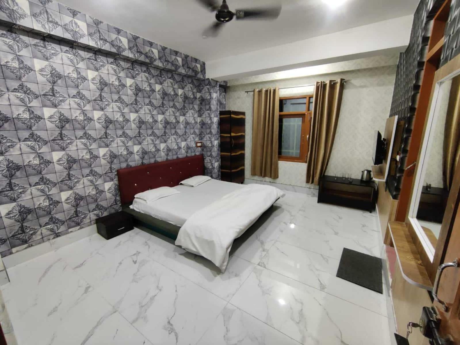 Hotel O Graceland Srīnagar Exterior foto
